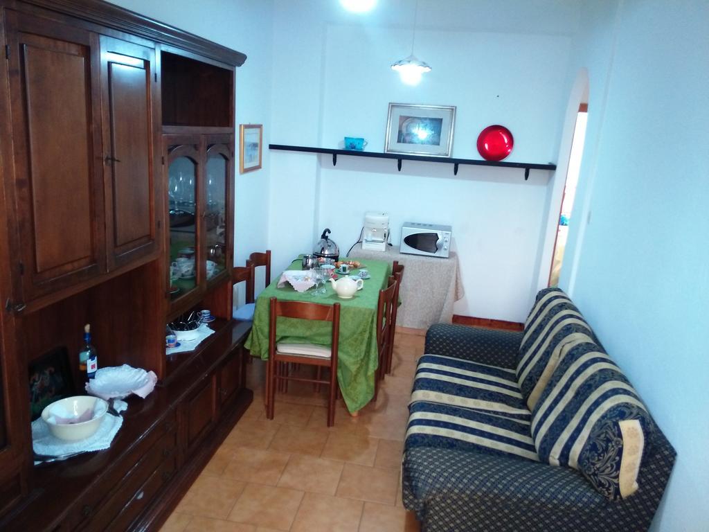 B&B Argentiera 12 กาญารี ภายนอก รูปภาพ